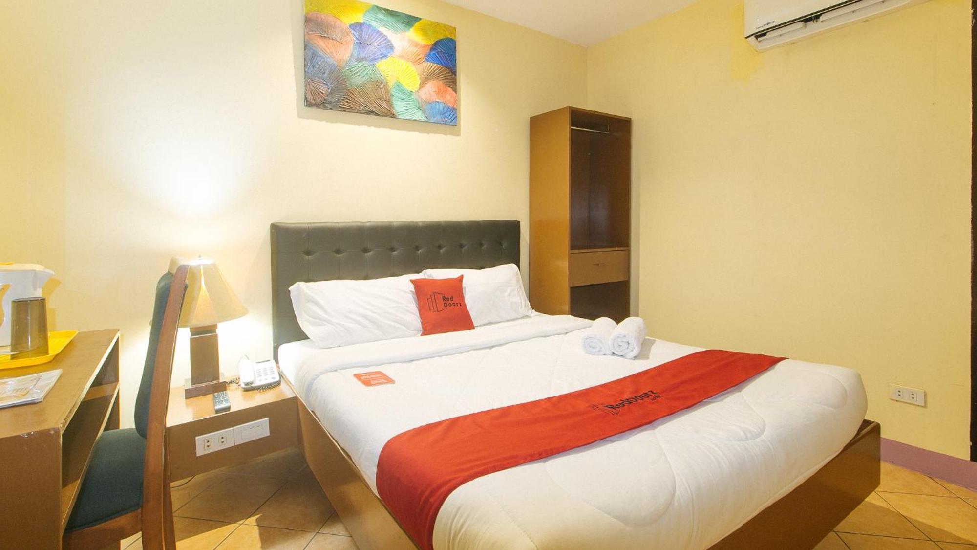Reddoorz At Comfy Inn Ermita 马尼拉 外观 照片