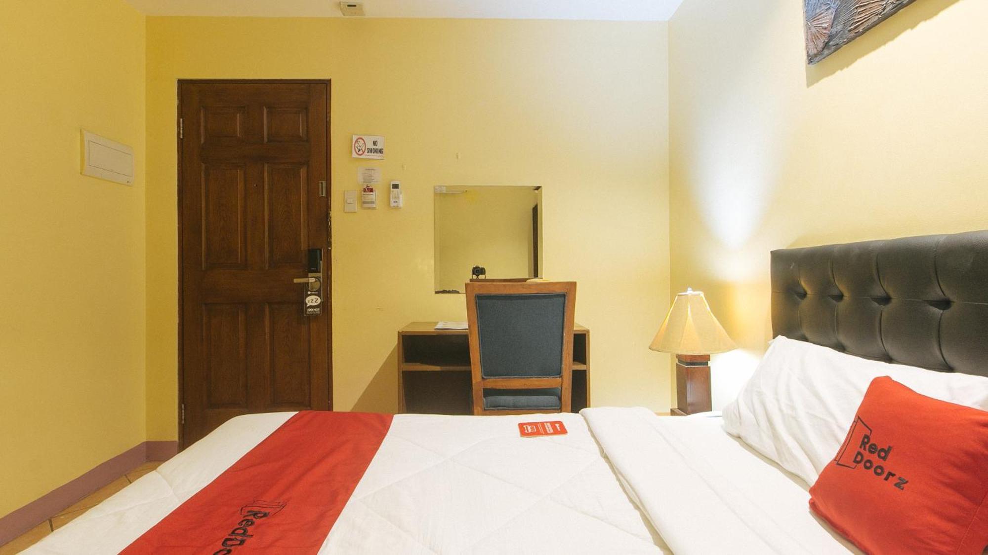 Reddoorz At Comfy Inn Ermita 马尼拉 外观 照片