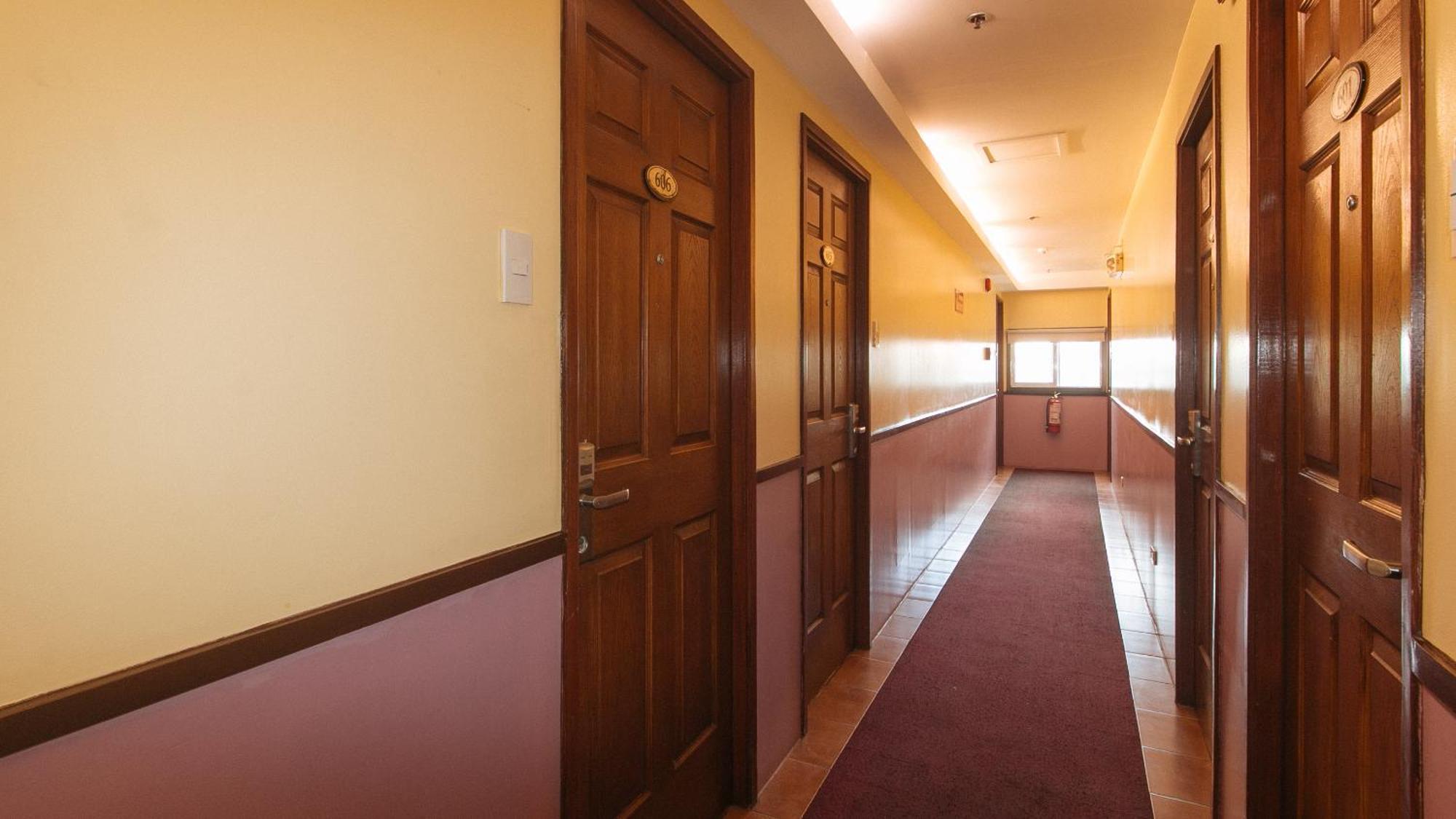 Reddoorz At Comfy Inn Ermita 马尼拉 外观 照片